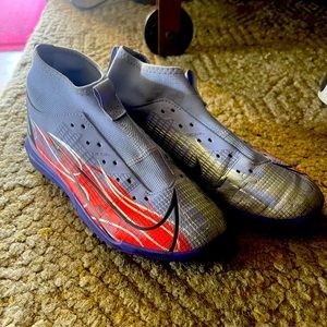 Julian mbappe indoors